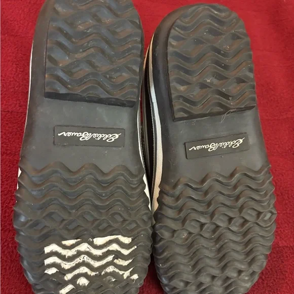 Eddie Bauer Black and Gray Boots with White Stitching - Picture 5 of 8